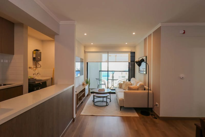 Deluxe 3BR w/ Balcony in Prime Miraflores