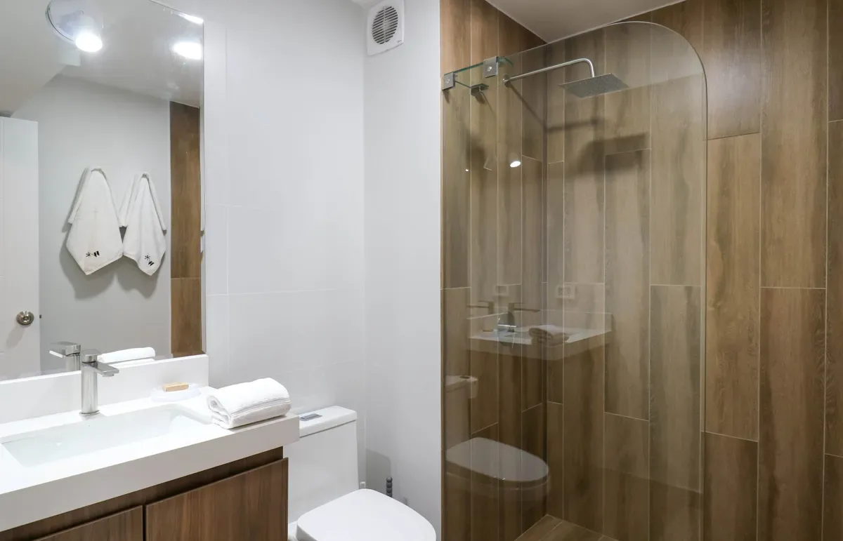 Deluxe 3BR w/ Balcony in Prime Miraflores