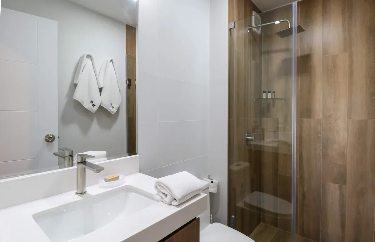 Deluxe 3BR w/ Balcony in Prime Miraflores