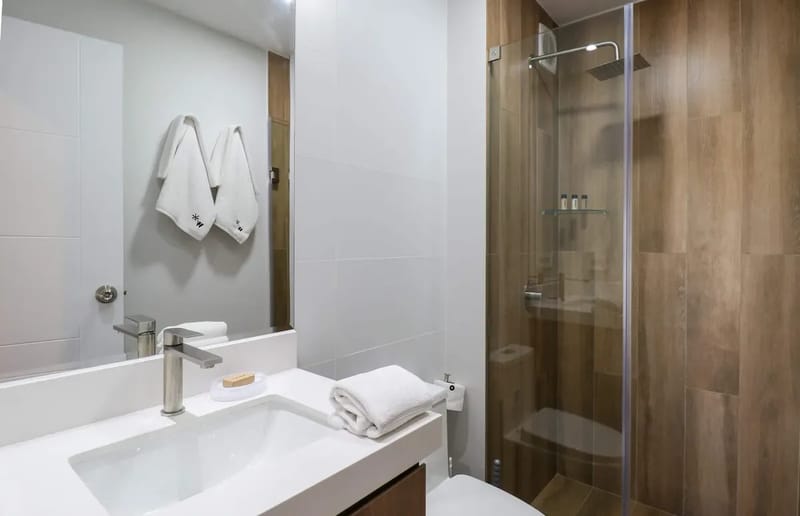 Deluxe 3BR w/ Balcony in Prime Miraflores