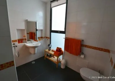 Baño privado de la habitación Laranja