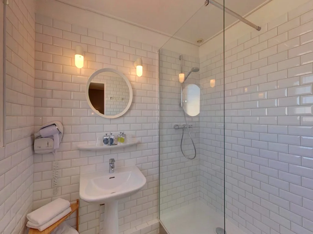 Baño de una habitación estándar