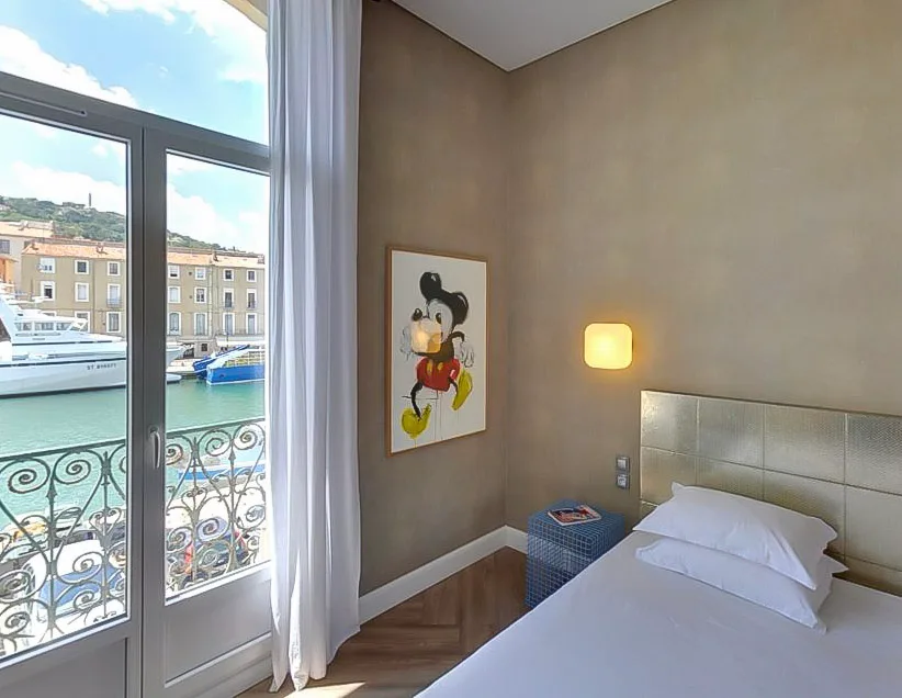 Habitación doble con vistas al canal