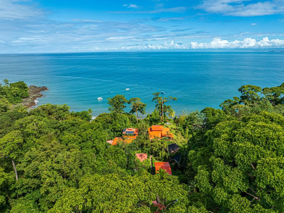 Las Caletas Lodge