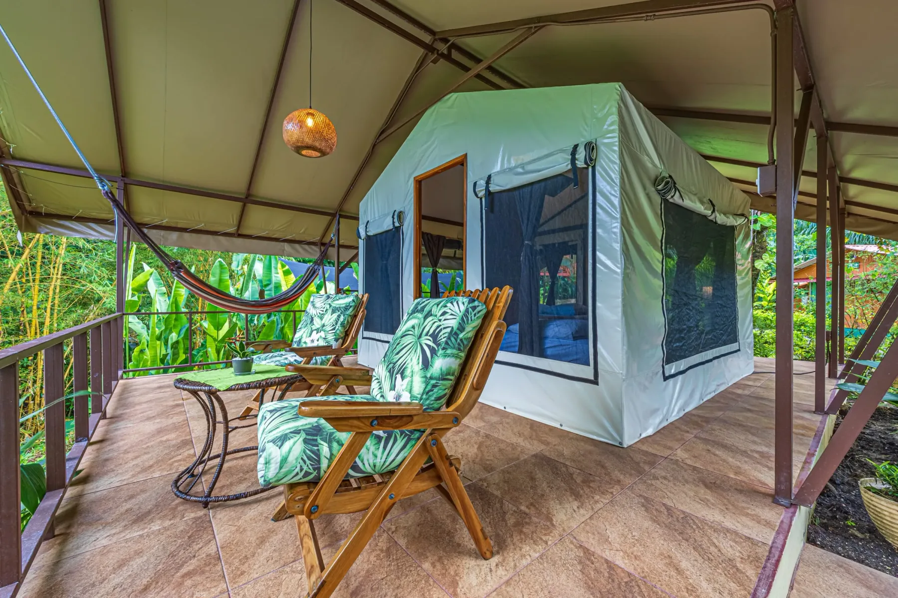 Private Glamping Tents: porch