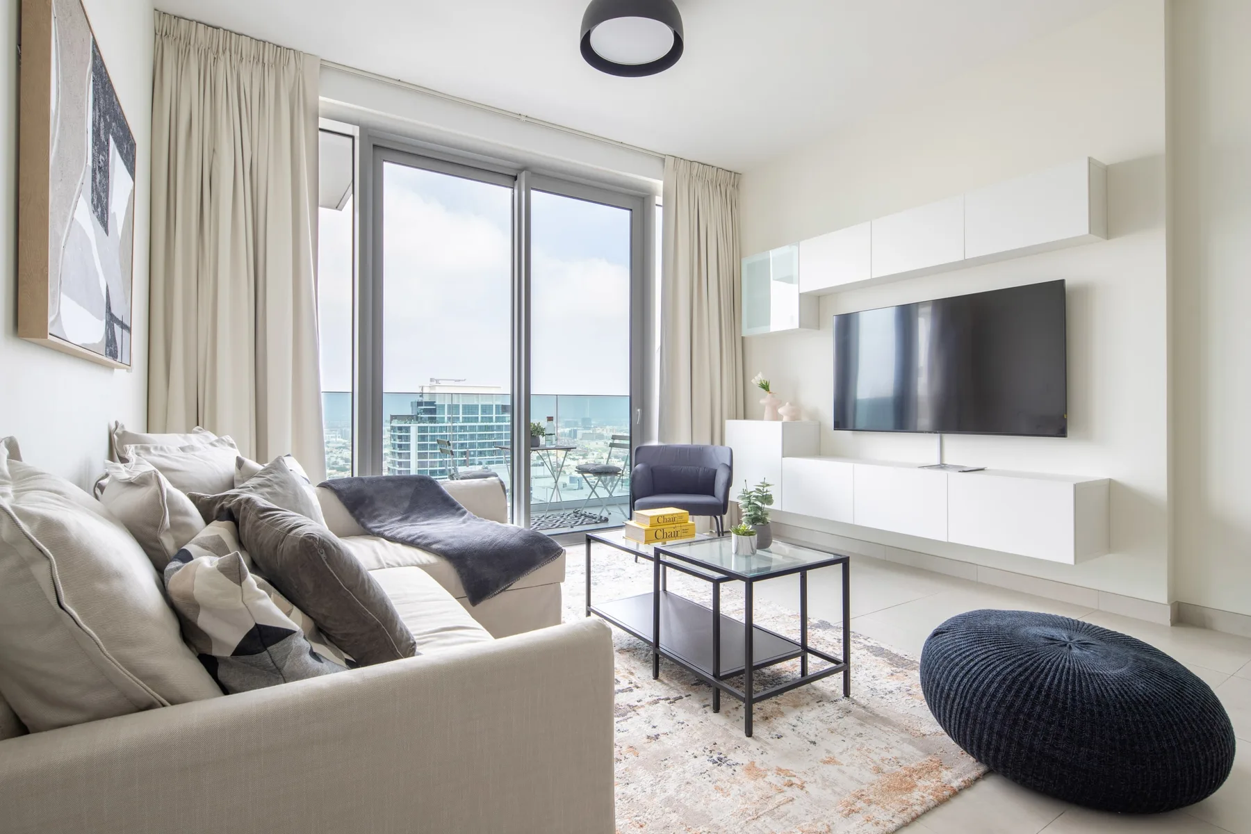 Bright 1BR w/ City Views Close to Metro Station!