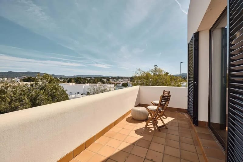 Sunny 4BR Villa with Pool in Ibiza