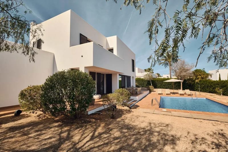 Sunny 4BR Villa with Pool in Ibiza