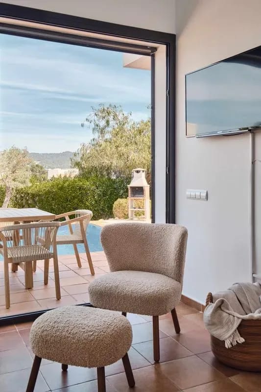 Sunny 4BR Villa with Pool in Ibiza
