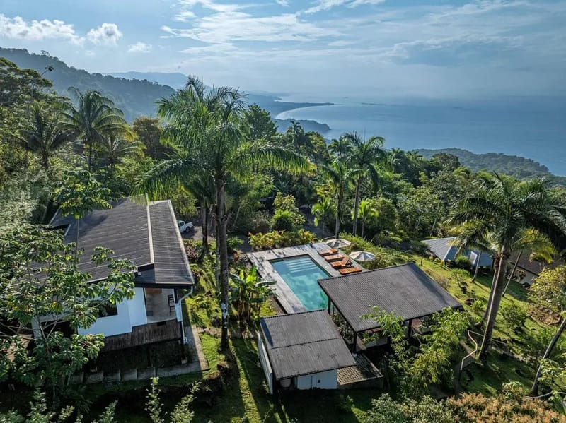 Chic 2BR Villa in Jungle Retreat Near Uvita & Dominical