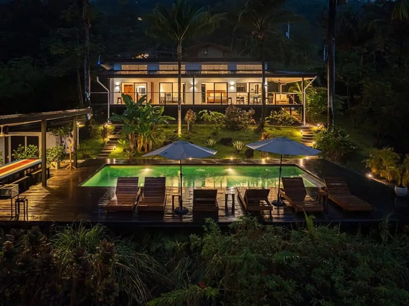 Chic 2BR Villa in Jungle Retreat Near Uvita & Dominical