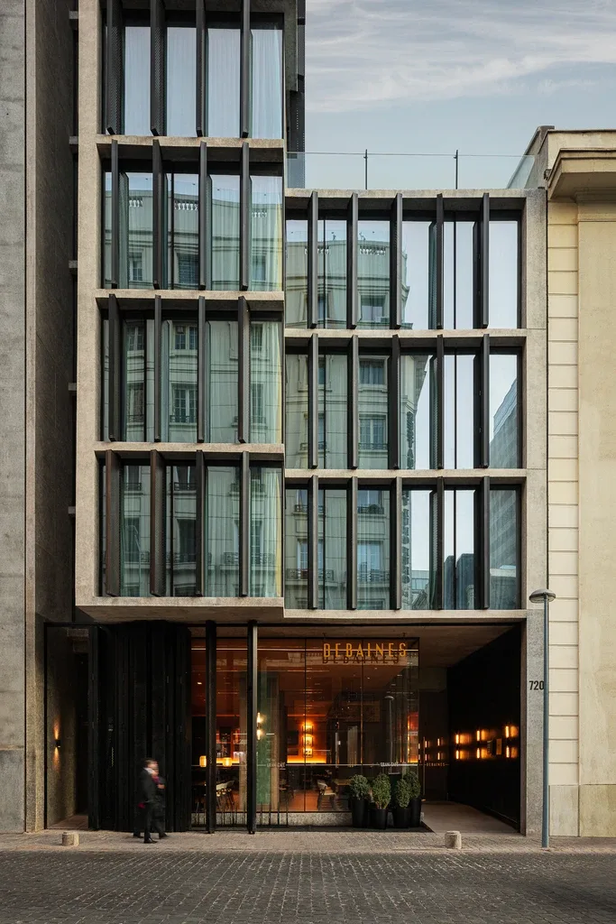 Edificio del hotel Debaines