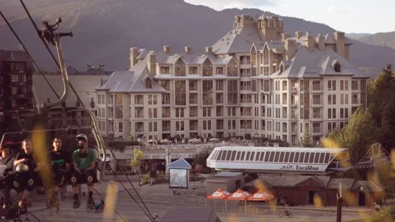Exterior del Pan Pacific Whistler Mountainside
