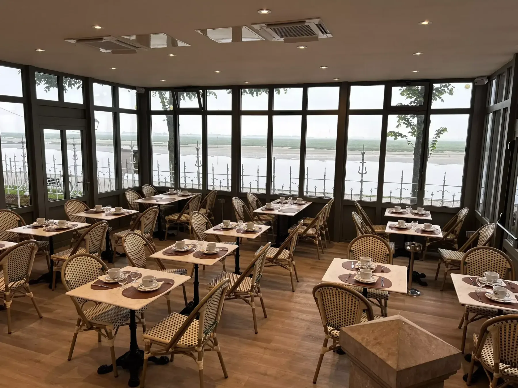 Restaurante con terraza