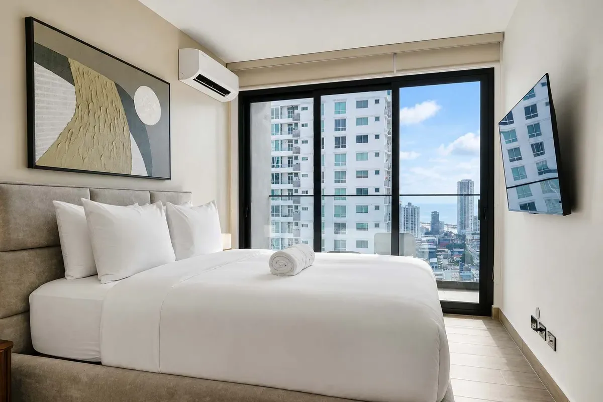 Chic 2BR w/ Balcony & AC in San Francisco