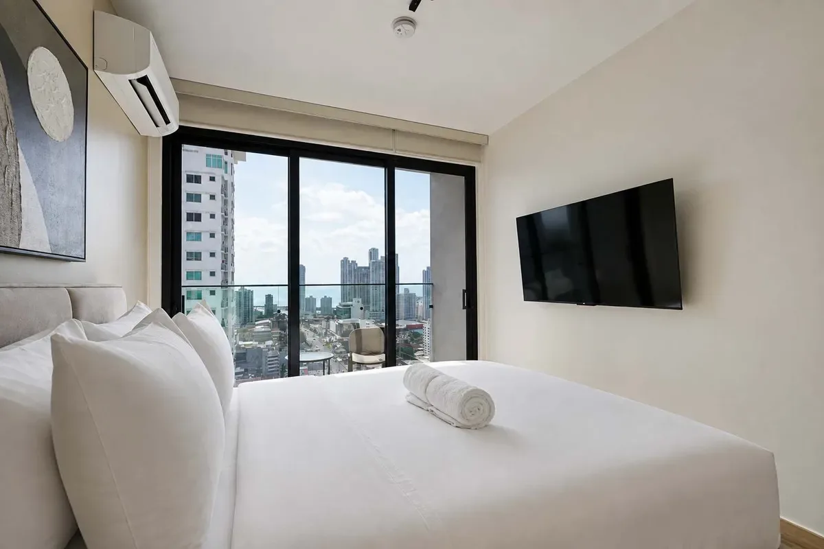 Chic 2BR w/ Balcony & AC in San Francisco