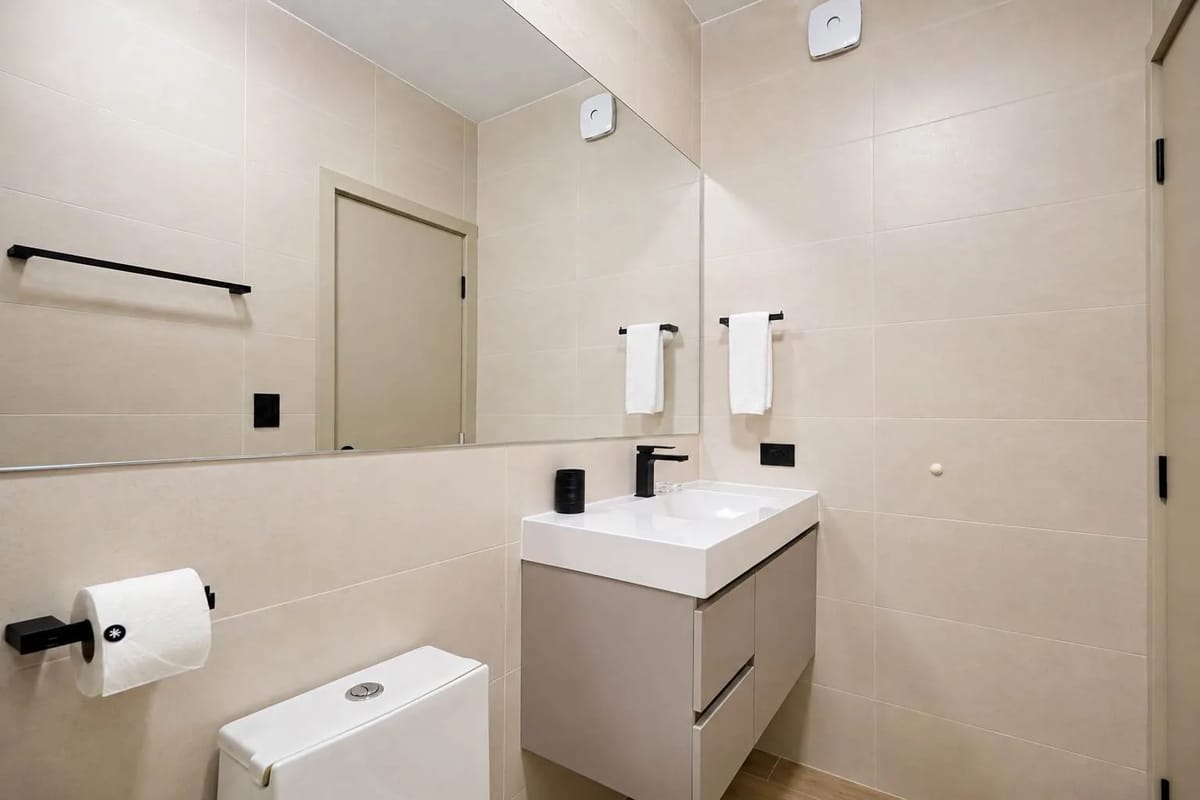 Chic 2BR w/ Balcony & AC in San Francisco