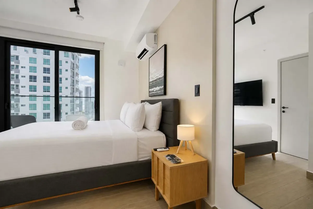 Chic 2BR w/ Balcony & AC in San Francisco