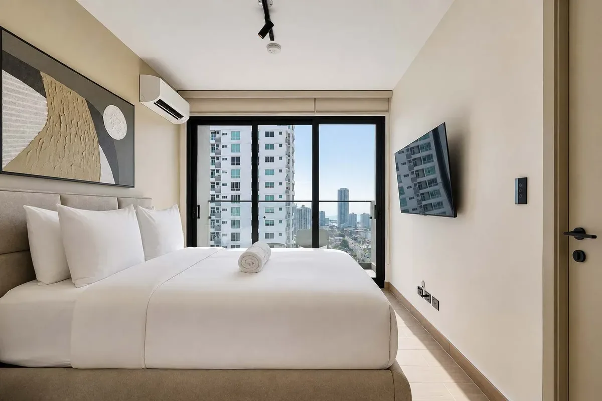 Chic 2BR w/ Balcony & AC in San Francisco