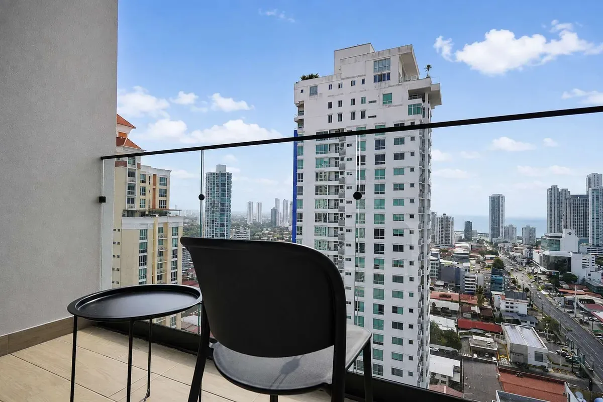Chic 2BR w/ Balcony & AC in San Francisco