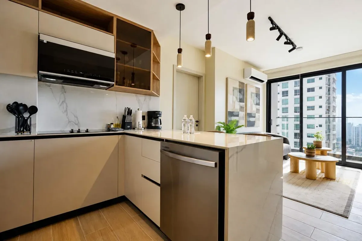 Chic 2BR w/ Balcony & AC in San Francisco
