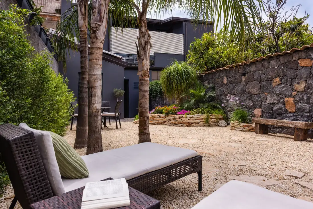 Leone Apartment with Garden
