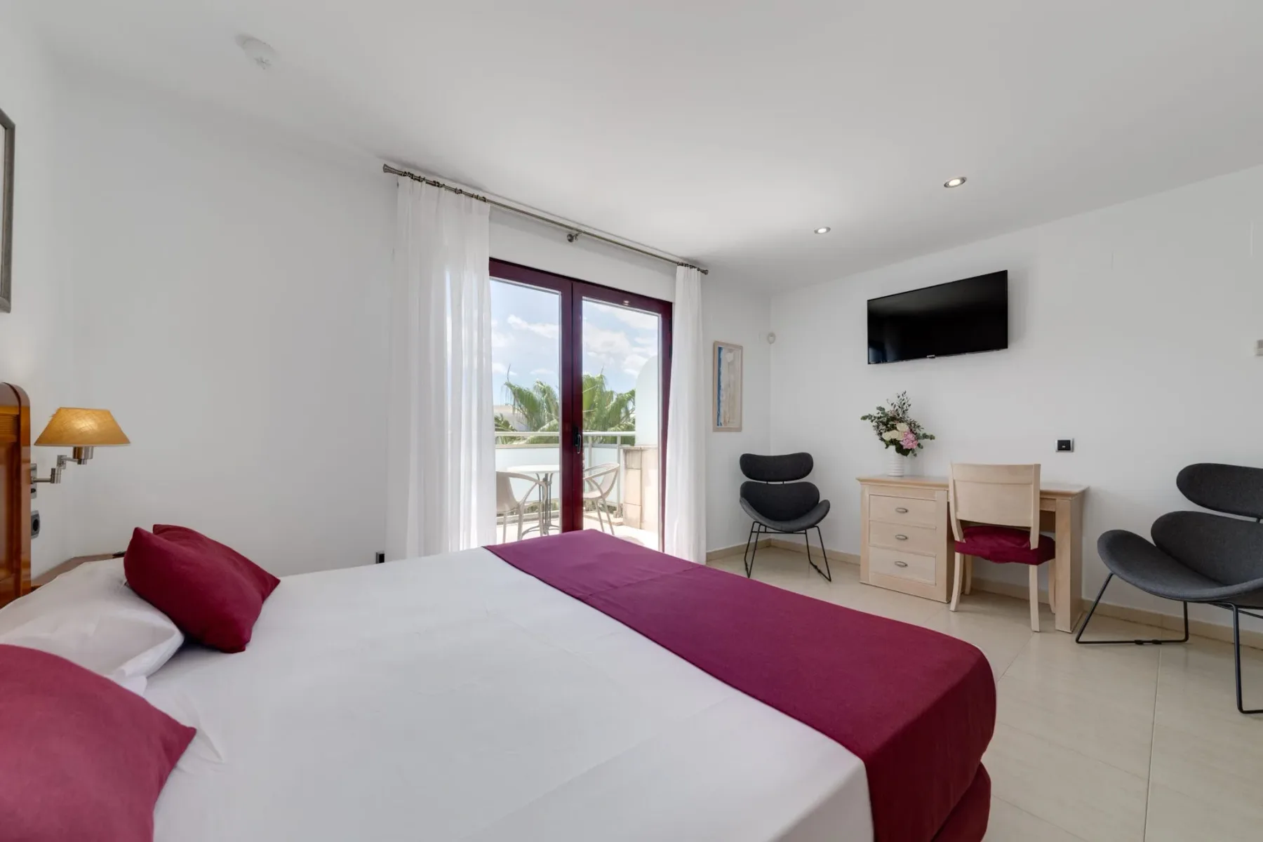 Habitación doble con vistas al jardín.