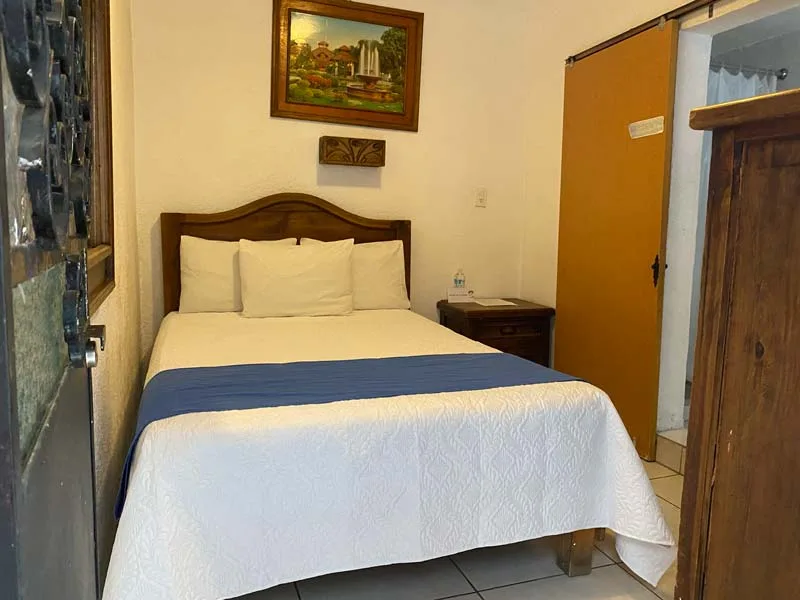 Habitación con cama doble