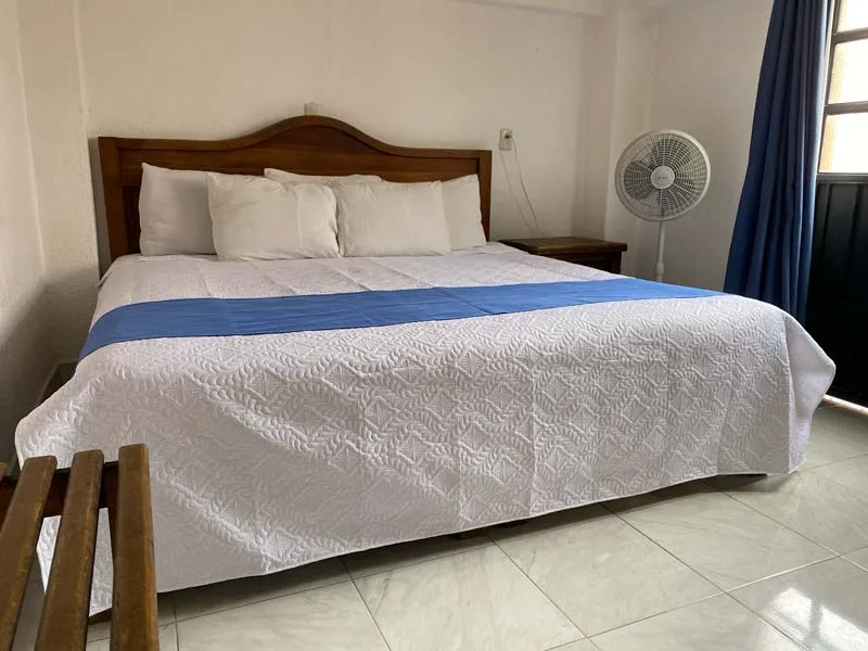 Habitación con cama king