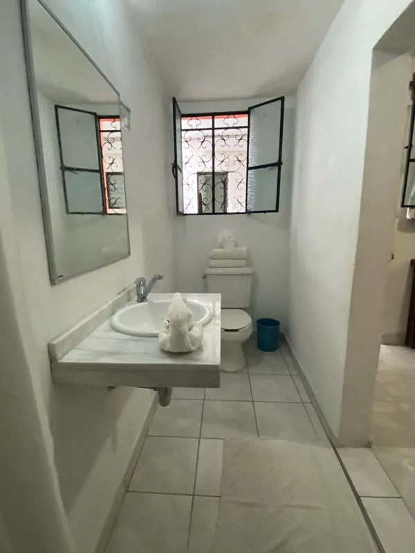 Habitación con cama doble