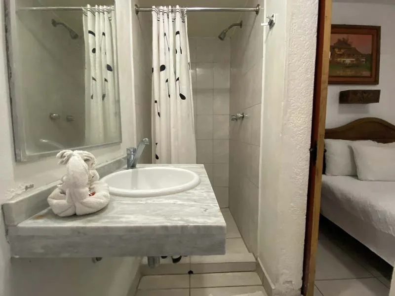 Habitación con cama doble