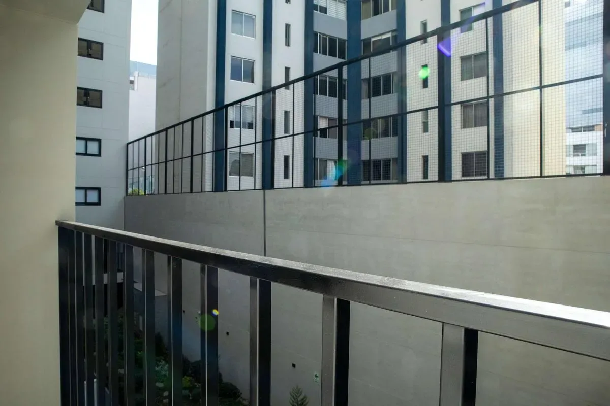 Flawless 1BR w/Balcony in Miraflores