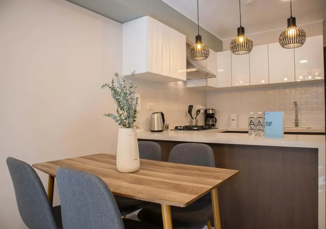 Flawless 1BR w/Balcony in Miraflores