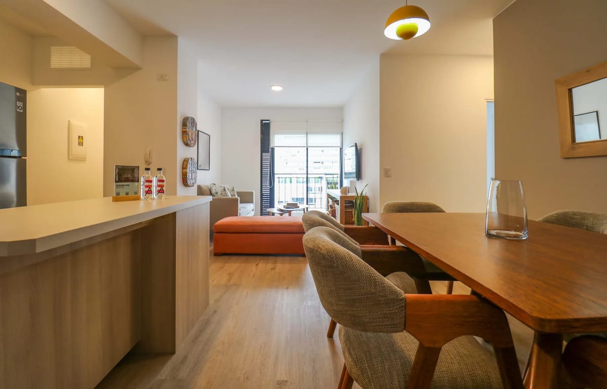 Refined & Cozy 2BR w/ Balcony in Miraflores
