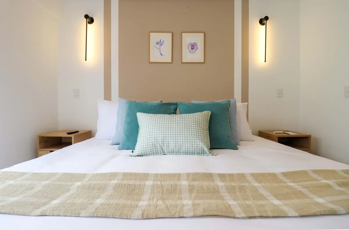 Refined & Cozy 2BR w/ Balcony in Miraflores