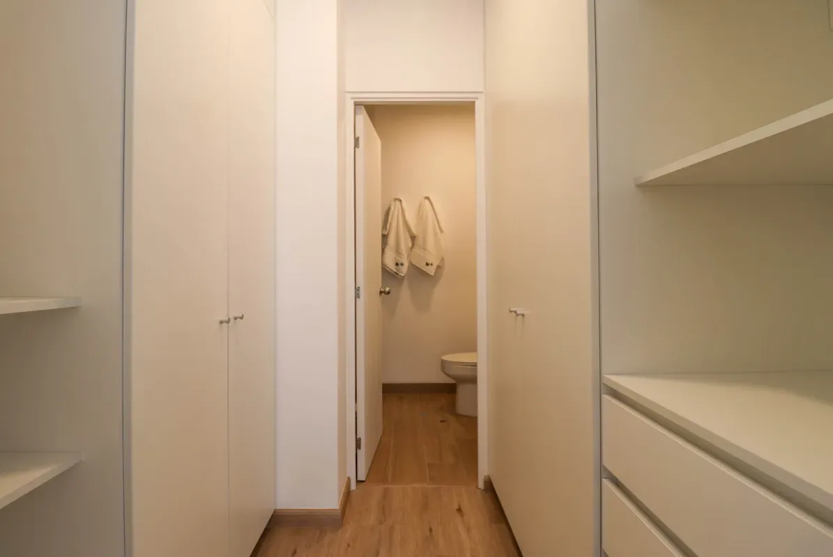 Refined & Cozy 2BR w/ Balcony in Miraflores