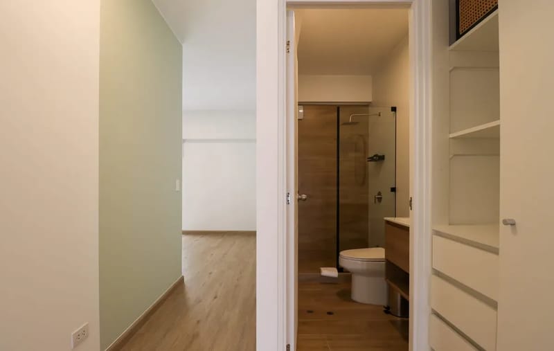 Refined & Cozy 2BR w/ Balcony in Miraflores
