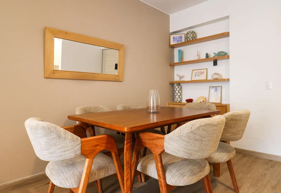 Refined & Cozy 2BR w/ Balcony in Miraflores