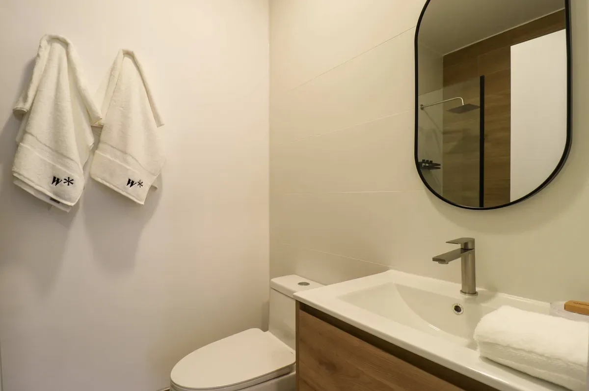 Refined & Cozy 2BR w/ Balcony in Miraflores