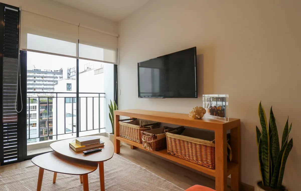 Refined & Cozy 2BR w/ Balcony in Miraflores