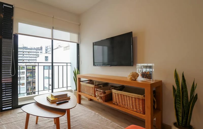 Refined & Cozy 2BR w/ Balcony in Miraflores