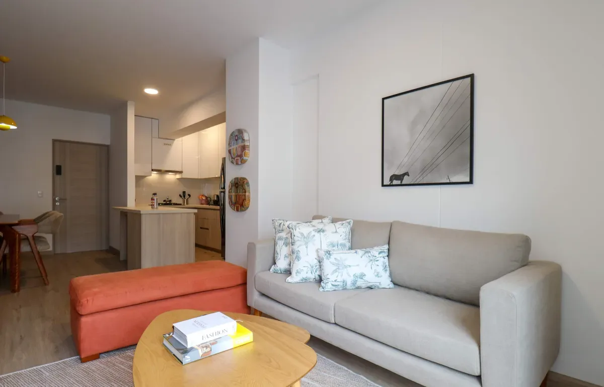 Refined & Cozy 2BR w/ Balcony in Miraflores