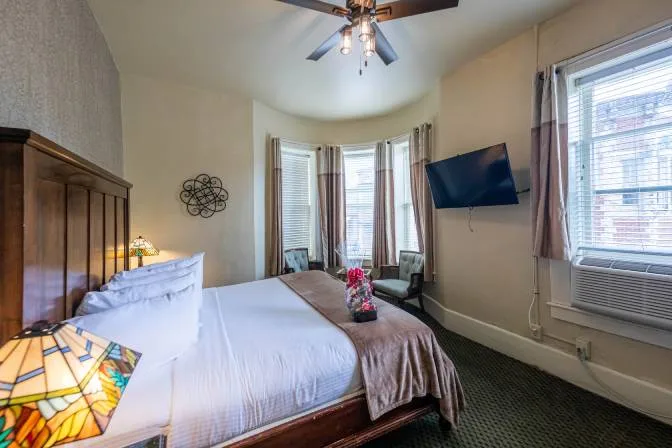 Spa Suite with walk-in shower