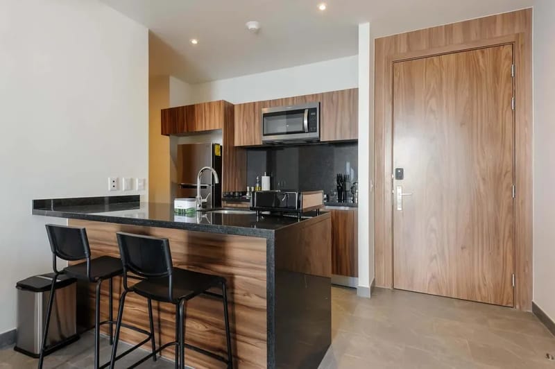 Royal 2BR apts w/ sunlit views of Cuauhtémoc