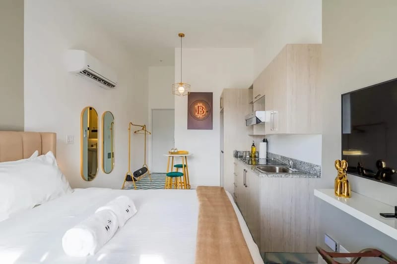 Intimate Loft in Santa Ana