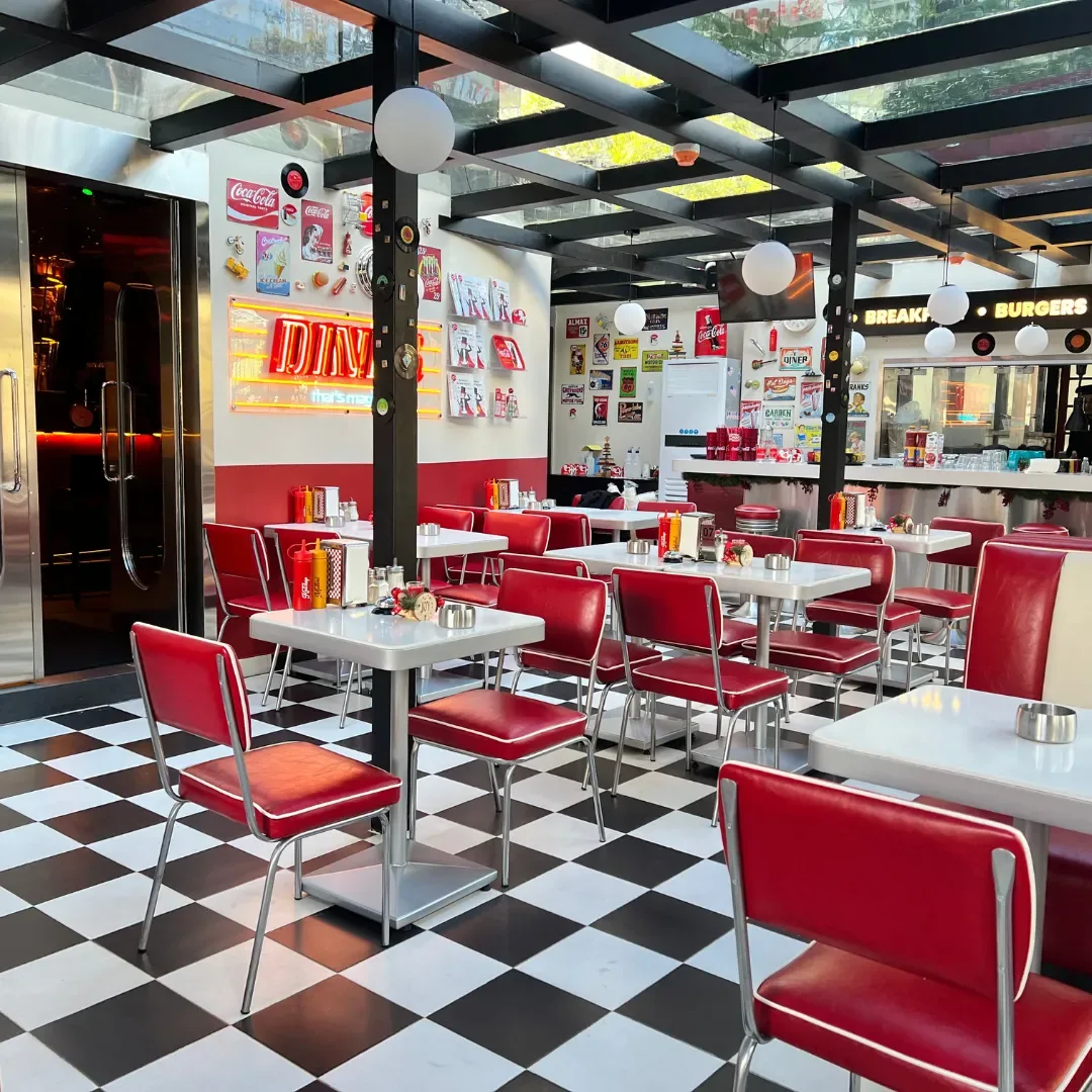 Marvellous Diner en The Smallville Hotel, Badaro