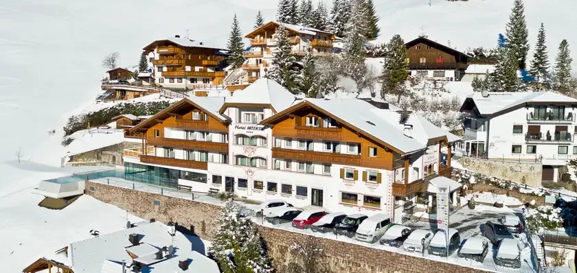 Hotel Interski in winter