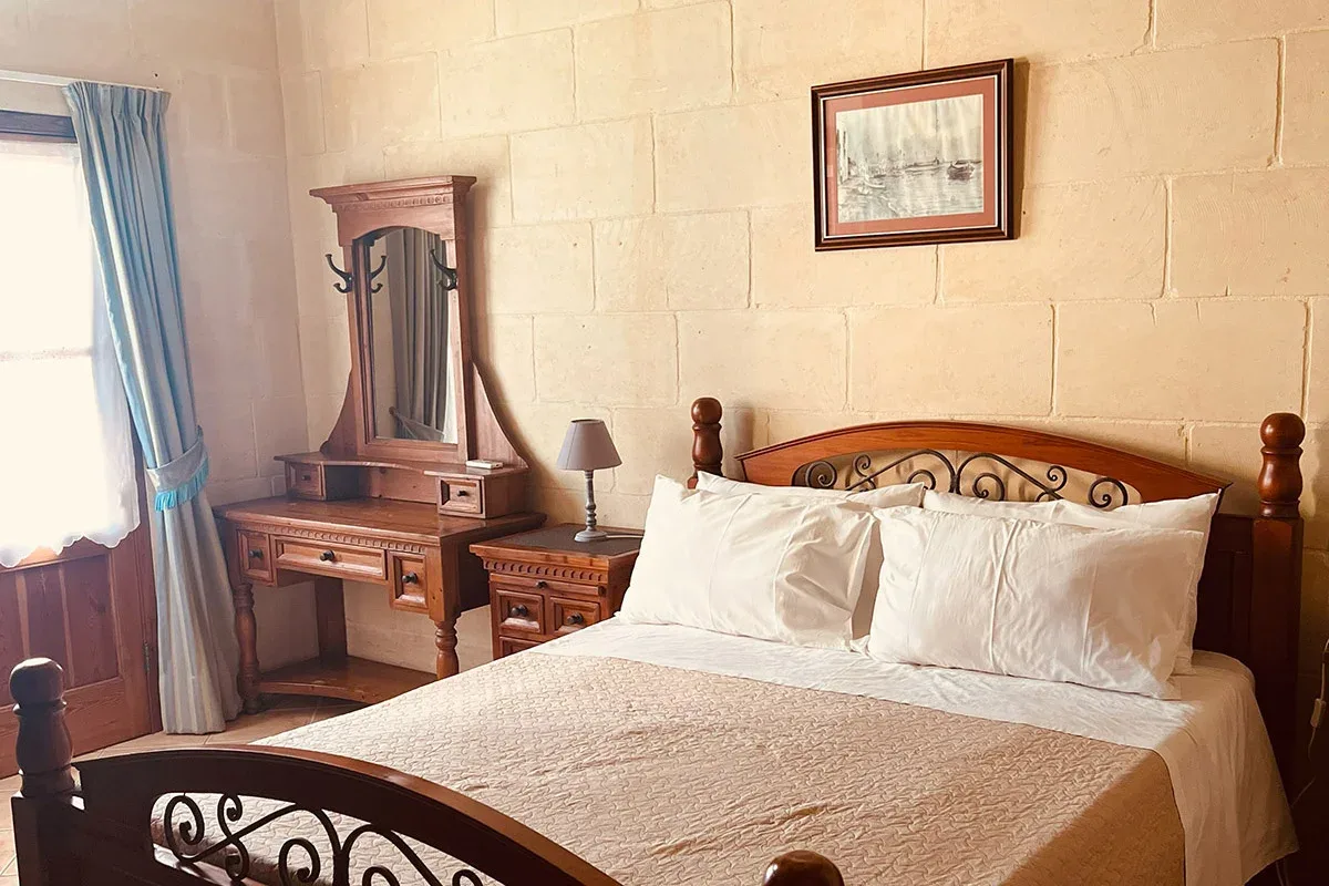 Xlendi room