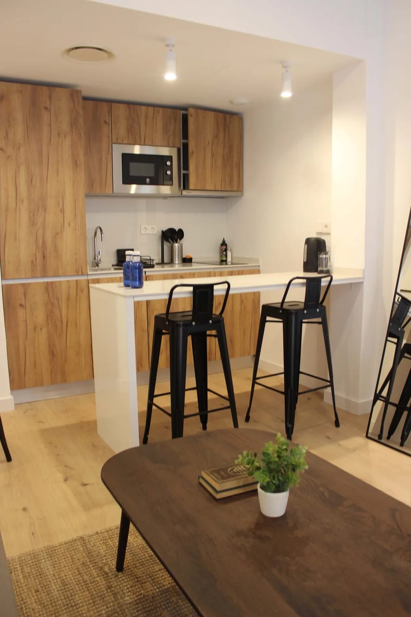 Inviting 1BR with Balcony in Central Madrid