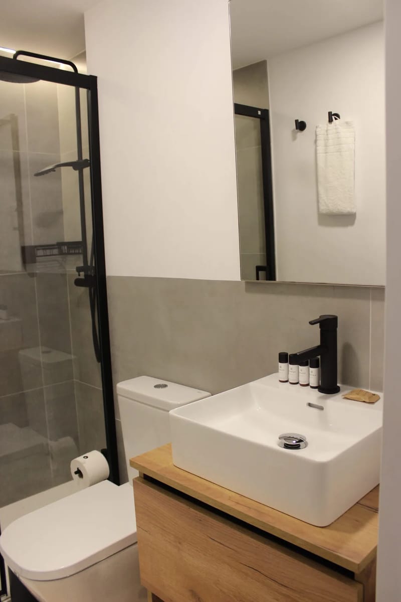 Inviting 1BR with Balcony in Central Madrid